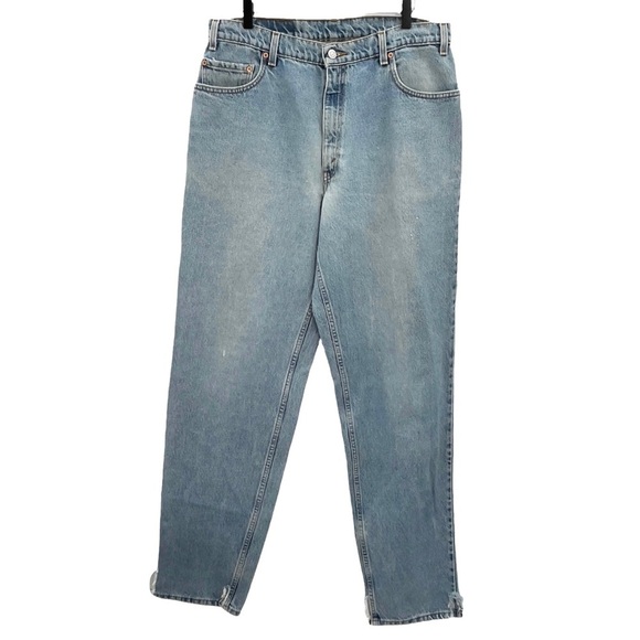 Vintage 90s Levi's 560 Jeans Baggy Fit Light Wash Blue 100% Cotton | 34" x 36" - Picture 3 of 14